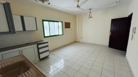 Bhd 200/year, 1 Br, Excellent 1 Bhk Unfurnished Flat With Ewa Limit Prime Location