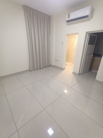 Bhd 150/month, 1 Br, Semi Furniture Brand New Studio Flat For Rent In Hoora With Electricity 35529070