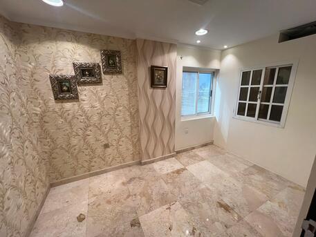 Bhd 350/month, 3 Br, Apartment For Rent In Burhama