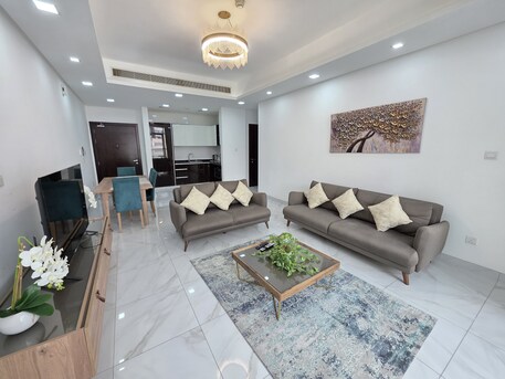 Bhd 330/month, Furnished, 1 Br, 90 Sq. Meter, Breath Taking | Ultra-modern | Balcony | Free Wifi | In New Juffair