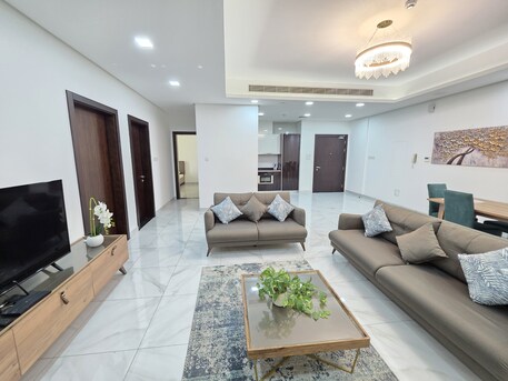 Bhd 450/month, Furnished, 2 Br, 130 Sq. Meter, Luxurious & Classy | Bright | Large Balcony | Free Wifi | In New Juffair