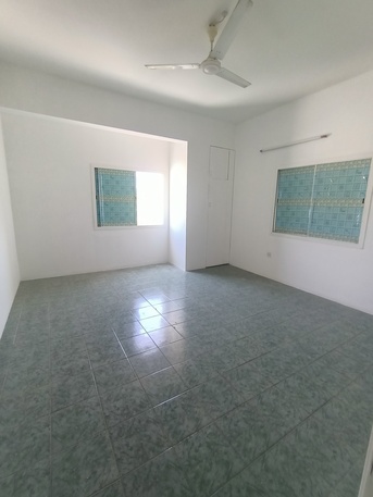 Bhd 180/month, 2 Br, 3 Bhk Spacious Family Flat For Rent In Mahooz With Balcony