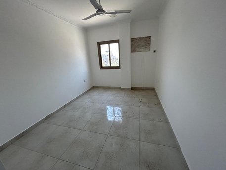 Bhd 250/month, 2 Br, Un Furnished 2 Bhk Apartment For Rent In Salmaniya-: Subeer*38185065*