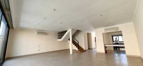 Bhd 550/month, 3 Br, *3bathroom Hall Kitchen With Electricity Villa For Rent