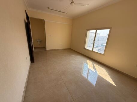 Bhd 250/month, 4 Br, Flat For Rent In Galali