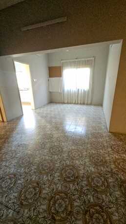 Bhd 160/month, 2 Br, 2 Bedroom Unfurnished Flat For Rent Without Ewa