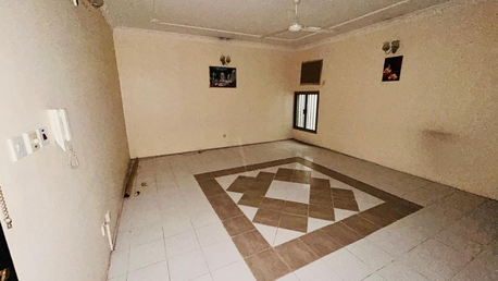 Bhd 250/month, 2 Br, Spacious Un Furnished 2 Bhk Apartment For Rent In Zinj(near New Millennium School)-: Subee